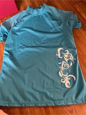 Kids Blue Short-Sleeve Swim Rash Guard with Decorative Print